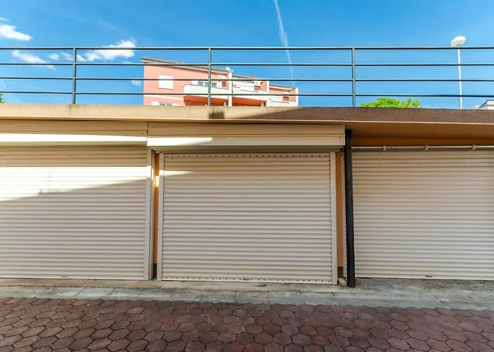 Apartment Omega Cert